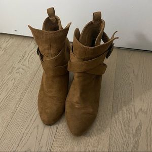Cute fall brown booties !
